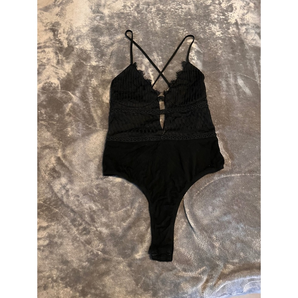 Superdown Black Lace Trim V-Neck Bodysuit Sleeveless Strappy Thong Back Small